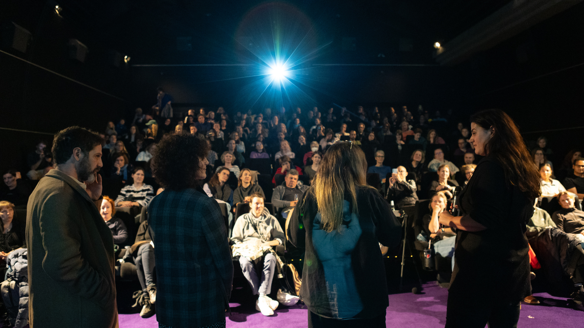 You are currently viewing Das 25. Filmfest FrauenWelten nimmt Fahrt auf!