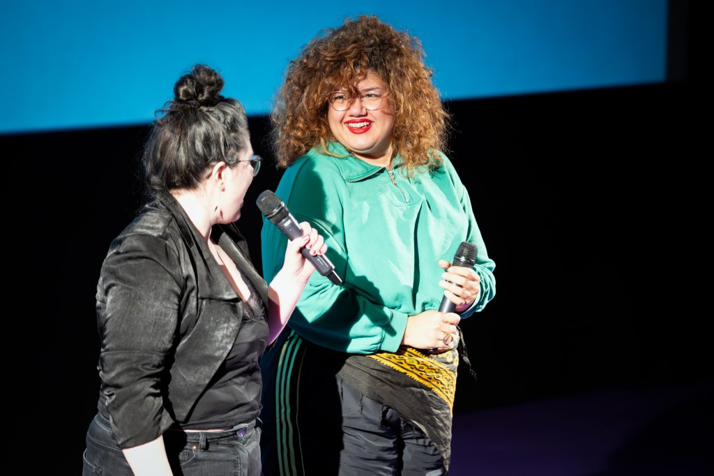 CUTTINGTHROUGHROCKS01©RobertSagi_FilmfestFrauenWelten2025 Kopie