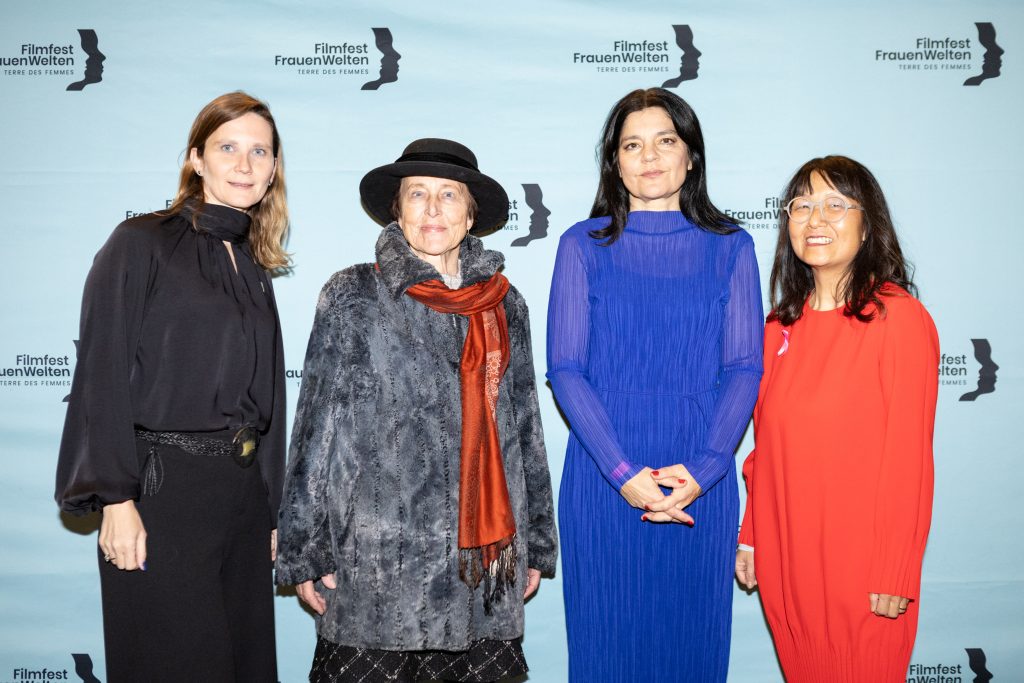 EröffnungFotowand02©GianlucaQuaranta_FilmfestFrauenWelten2025