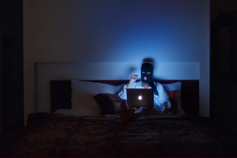 VIRTUAL GIRLFRIENDS